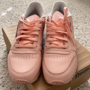 Reebok classic pink